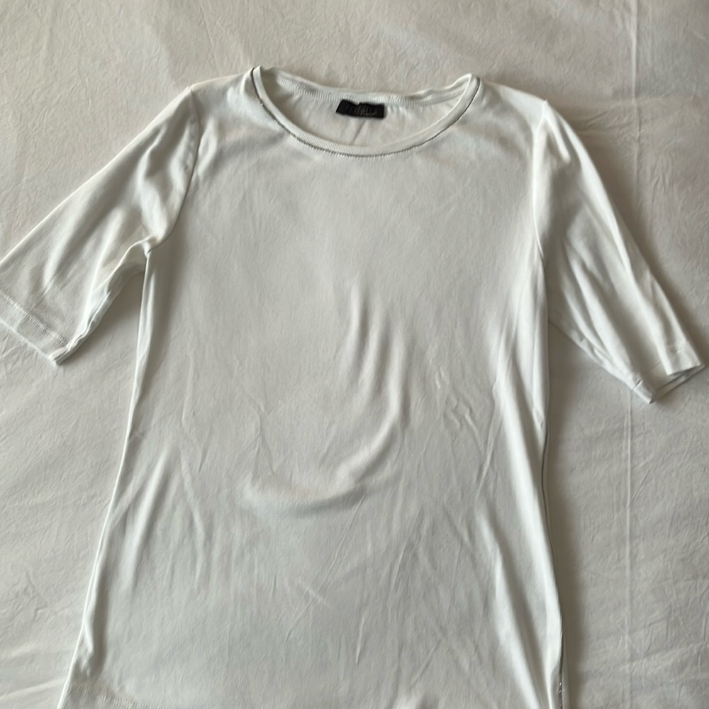 peserico t shirt with slightly longer sleeve and silver trim detail